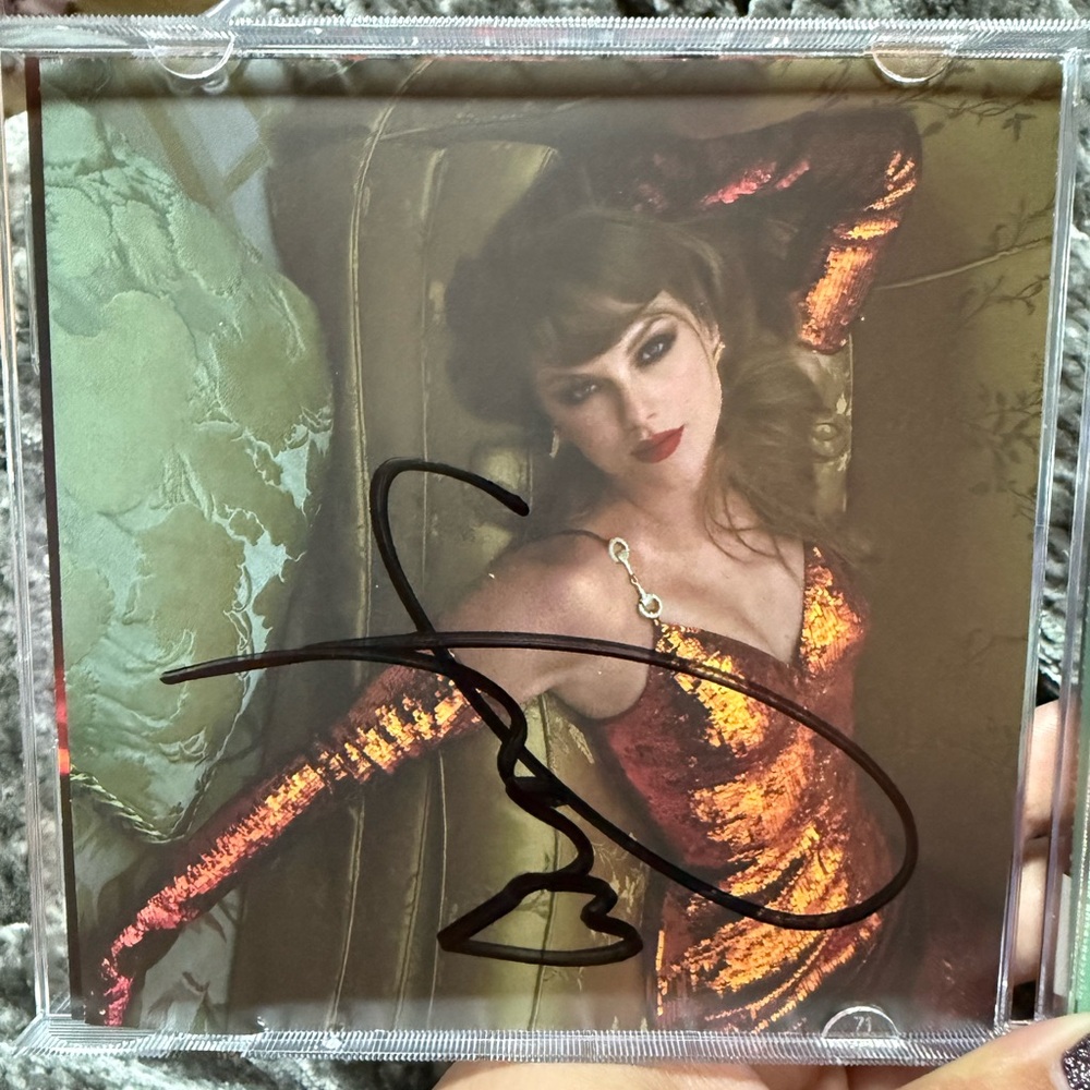 Taylor Swift The Life of a Showgirl CD + Hand Signed Photo 2